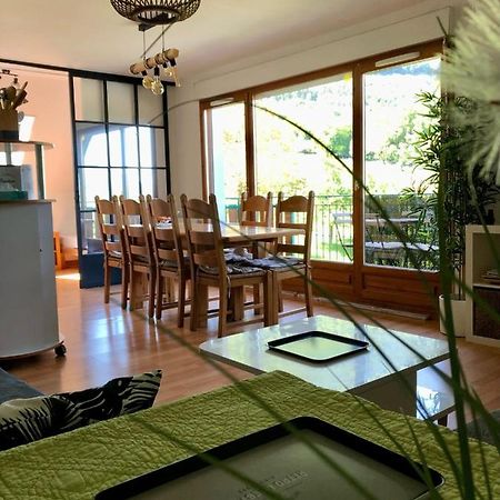 The Green Fee Close To The Golf Course And 5 Minutes From The Lake Giez Exterior photo