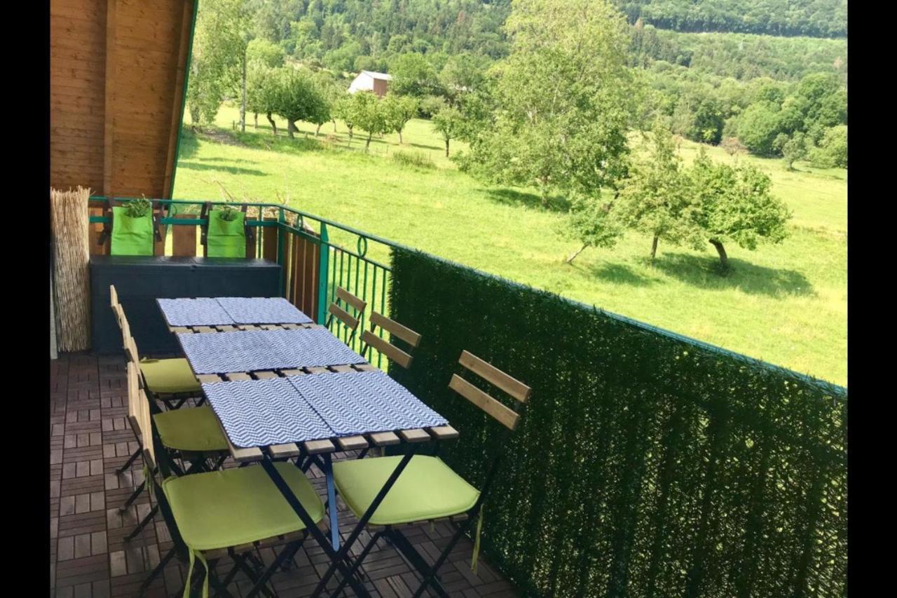 The Green Fee Close To The Golf Course And 5 Minutes From The Lake Giez Exterior photo