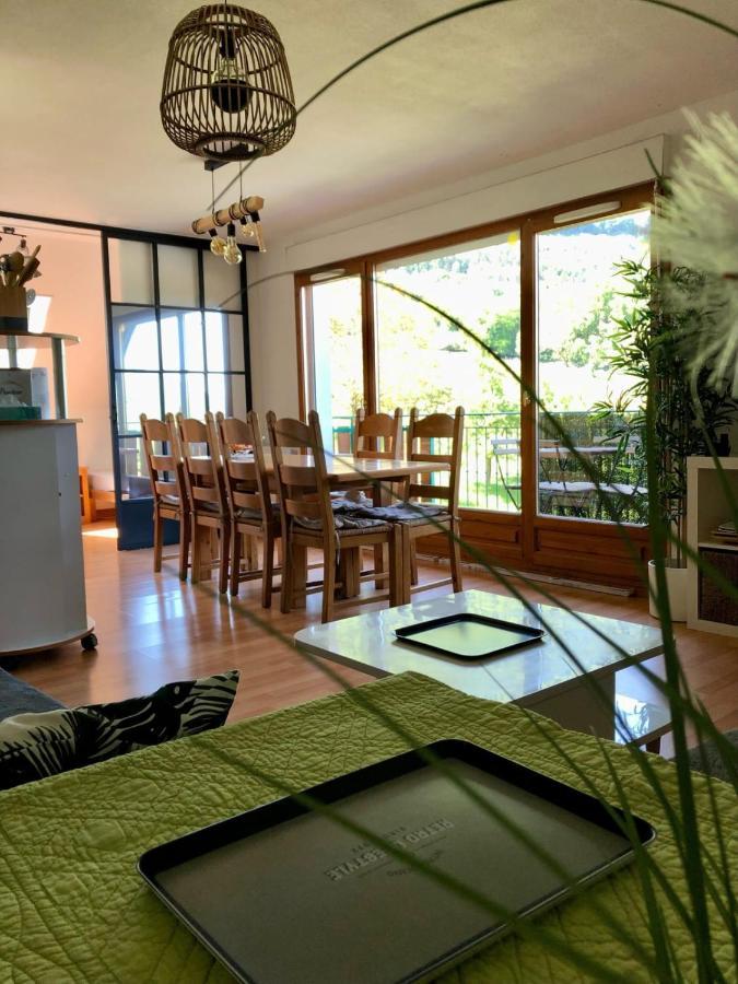 The Green Fee Close To The Golf Course And 5 Minutes From The Lake Giez Exterior photo