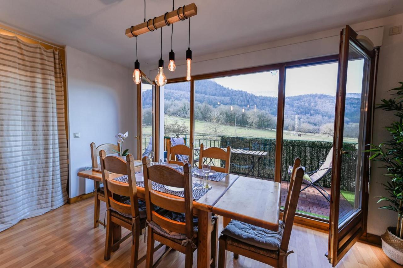 The Green Fee Close To The Golf Course And 5 Minutes From The Lake Giez Exterior photo