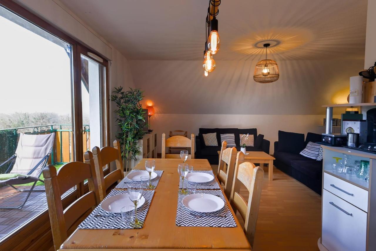 The Green Fee Close To The Golf Course And 5 Minutes From The Lake Giez Exterior photo